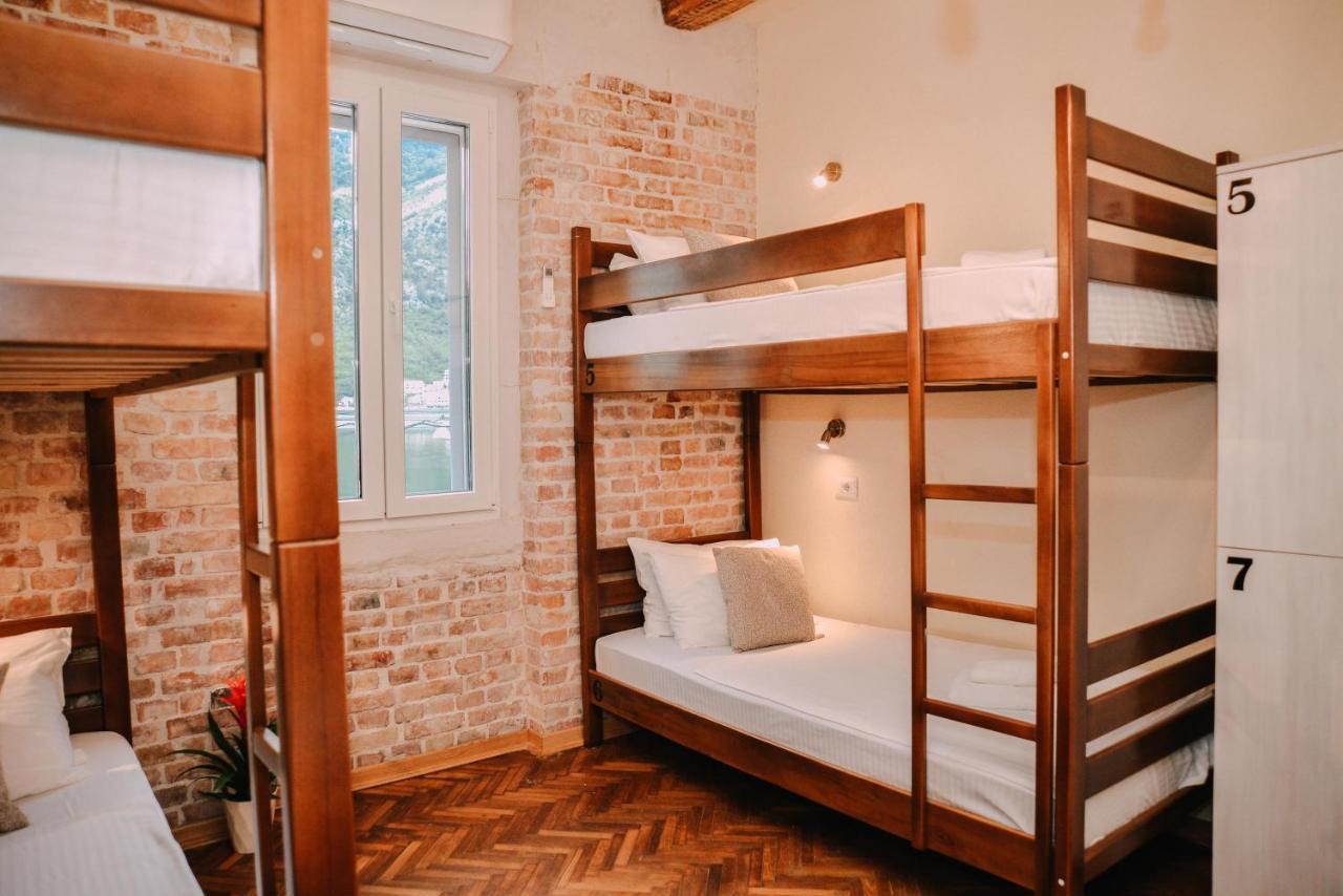Step To Kotor Bay Guesthouse ภายนอก รูปภาพ