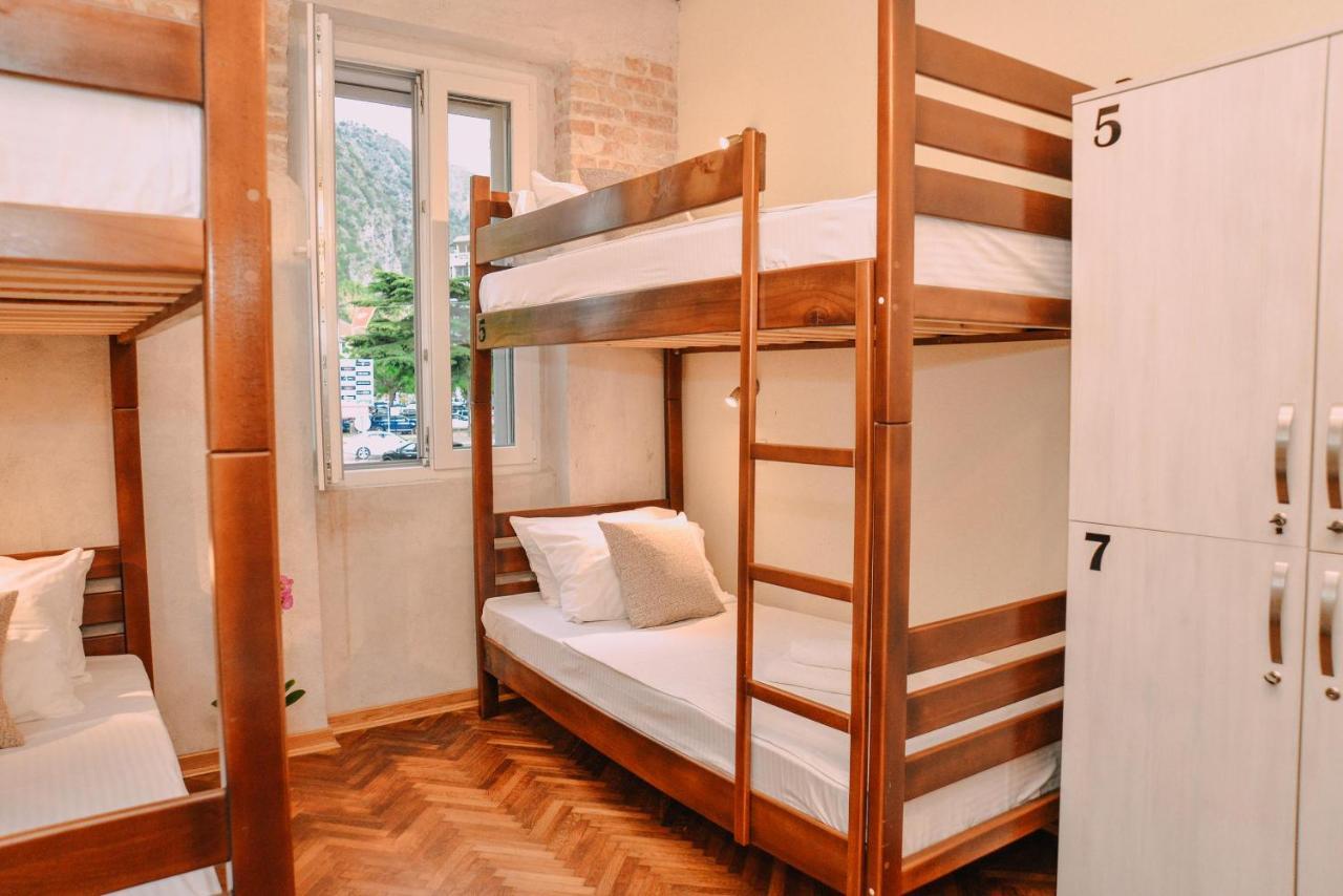 Step To Kotor Bay Guesthouse ภายนอก รูปภาพ