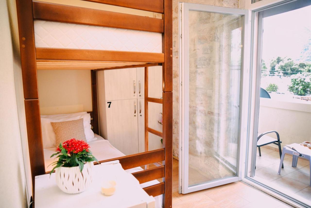 Step To Kotor Bay Guesthouse ภายนอก รูปภาพ