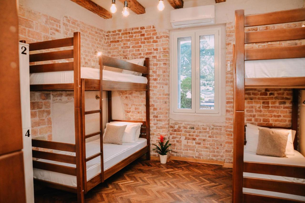 Step To Kotor Bay Guesthouse ภายนอก รูปภาพ