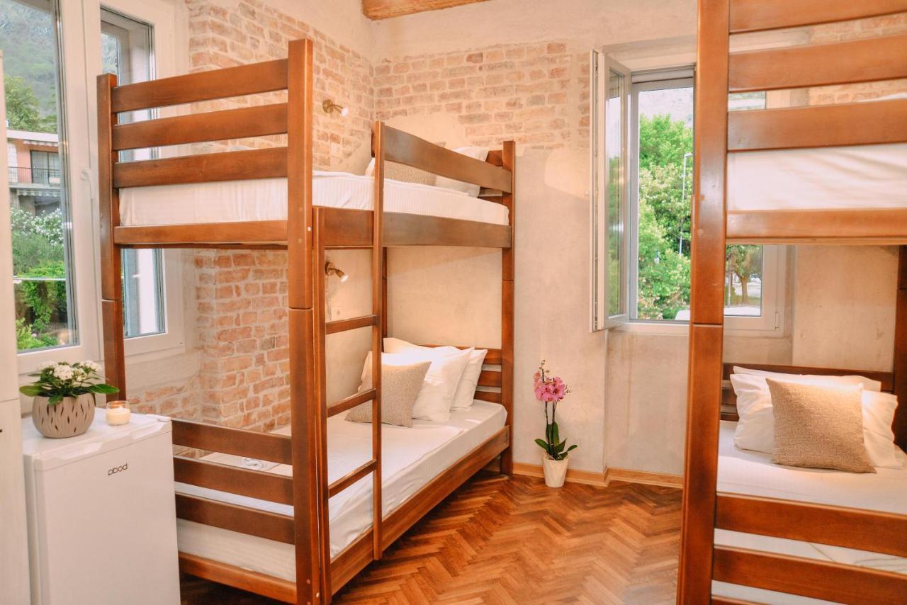 Step To Kotor Bay Guesthouse ภายนอก รูปภาพ