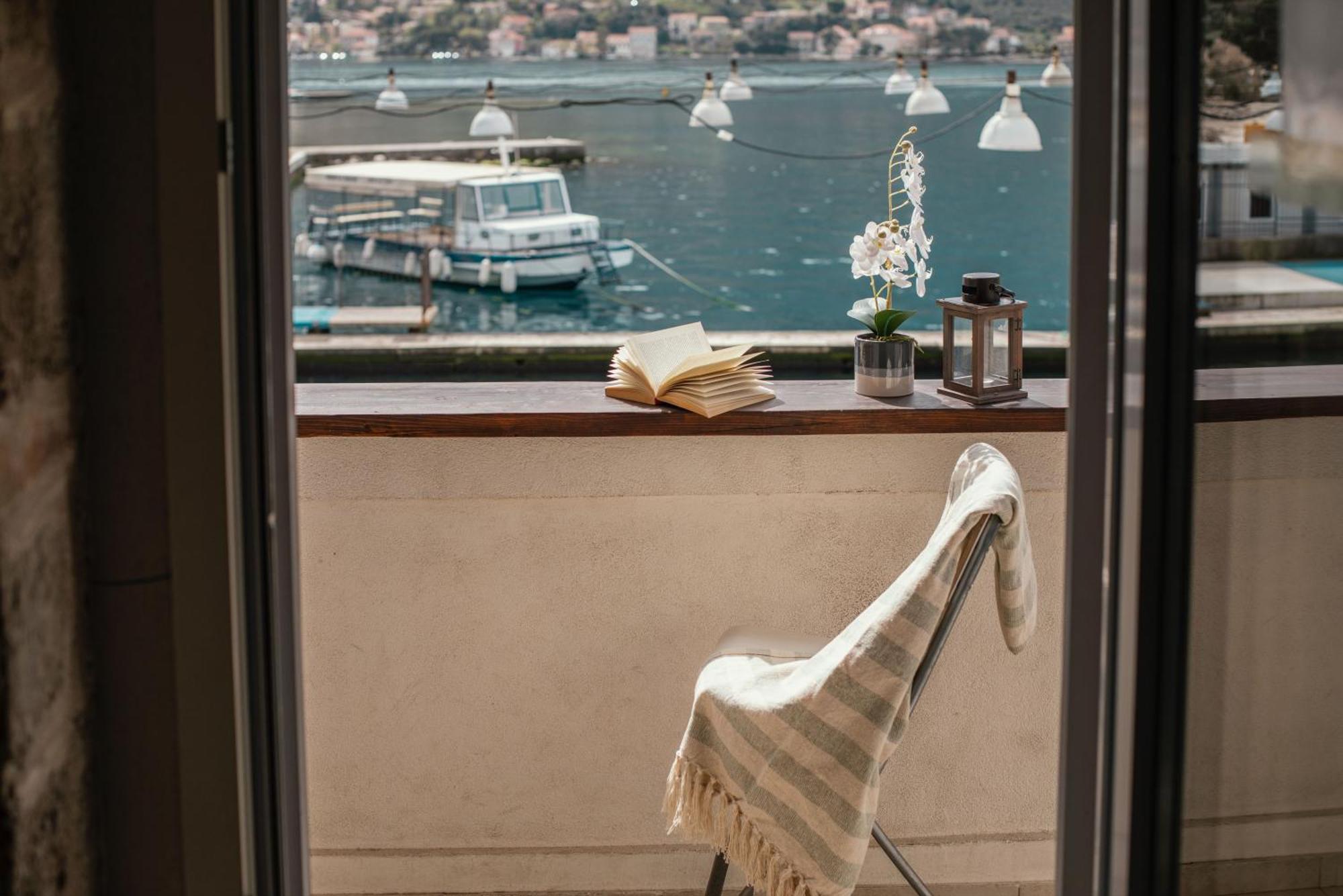 Step To Kotor Bay Guesthouse ภายนอก รูปภาพ